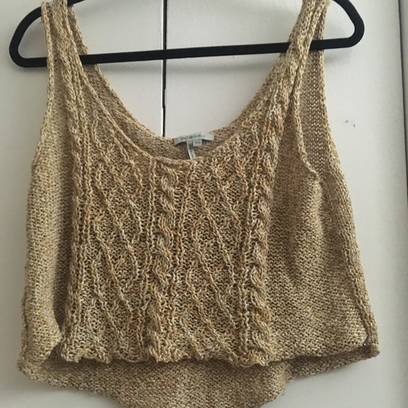 BCBGMaxAzria Tops - BCBG MaxAzria Crop top